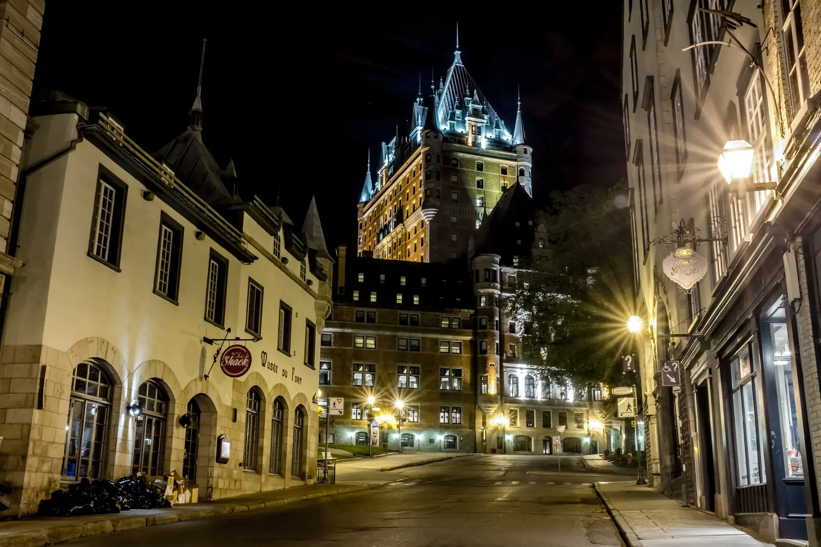 Château Frontenac seen from rue du Fort