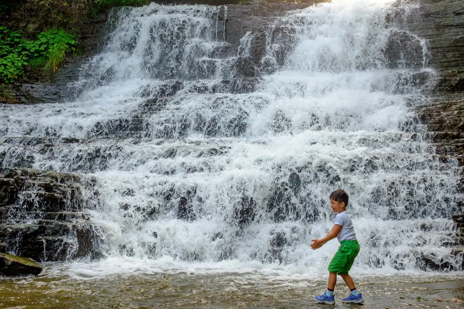 Waterfall in the Parc de la Rivière-Beauport, closer view