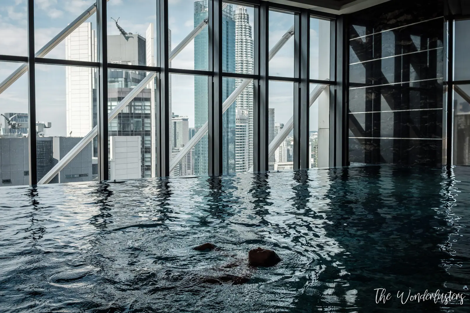 Swimming pool of the Element Kuala Lumpur hotel