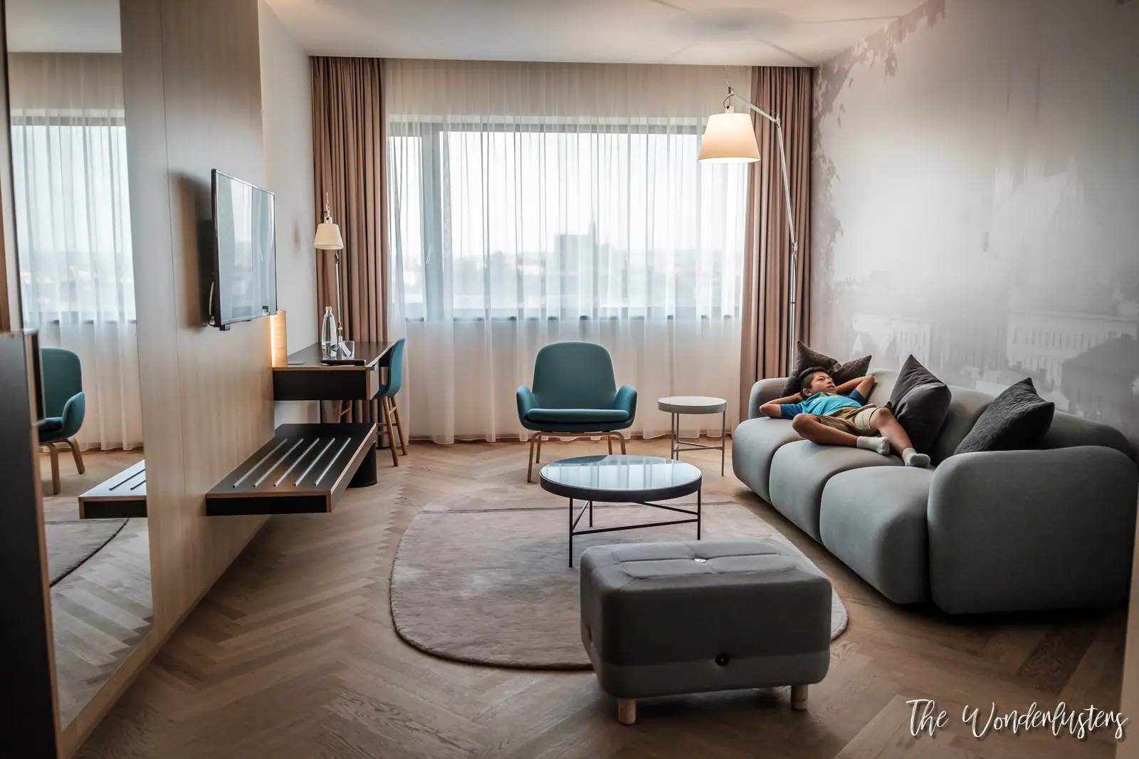 Courtyard Marriott Brno Suite Living Room