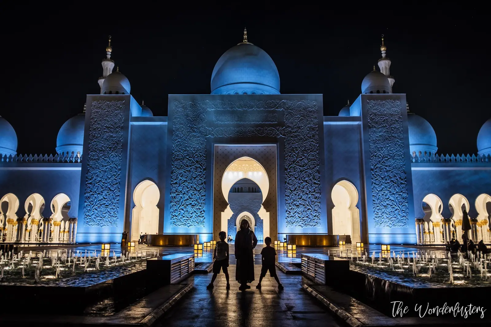 Sheikh Zayed Grand Mosque lit up at night, Abu Dhabi