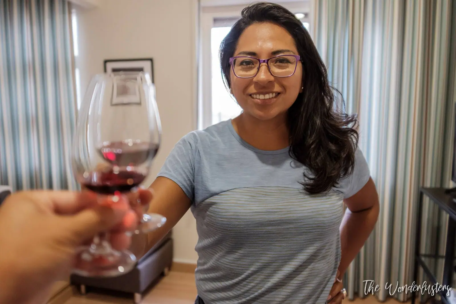 Drinking port wine