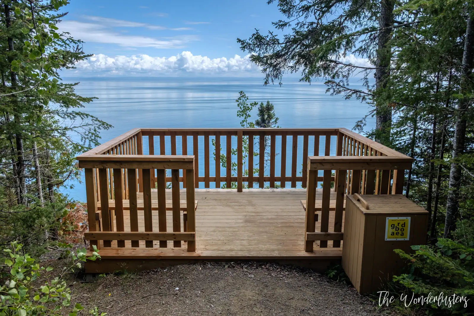 Lookout with a view of the St. Lawrence on the Manoir Richelieu grounds